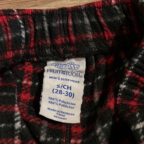 Fruit of the Loom men’s size small red plaid pajama bottoms with pockets. - Picture 3 of 4